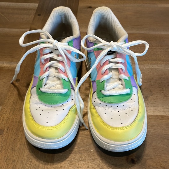 Nike Air Force 1 LV8 1 kids shoes. - Picture 8 of 11